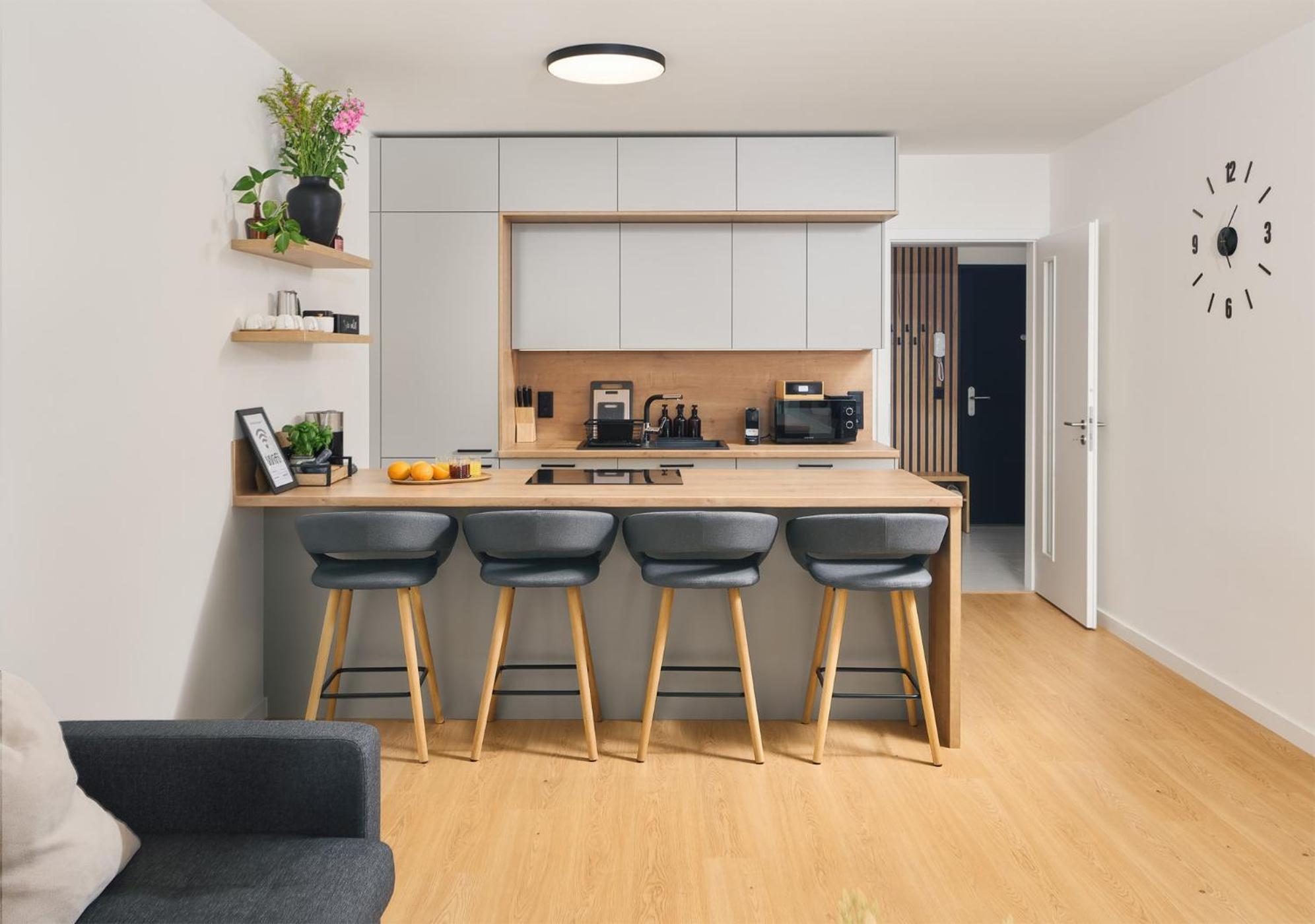 Beta Home - Garage, Air Condition, Garden, At Metro Praag Buitenkant foto